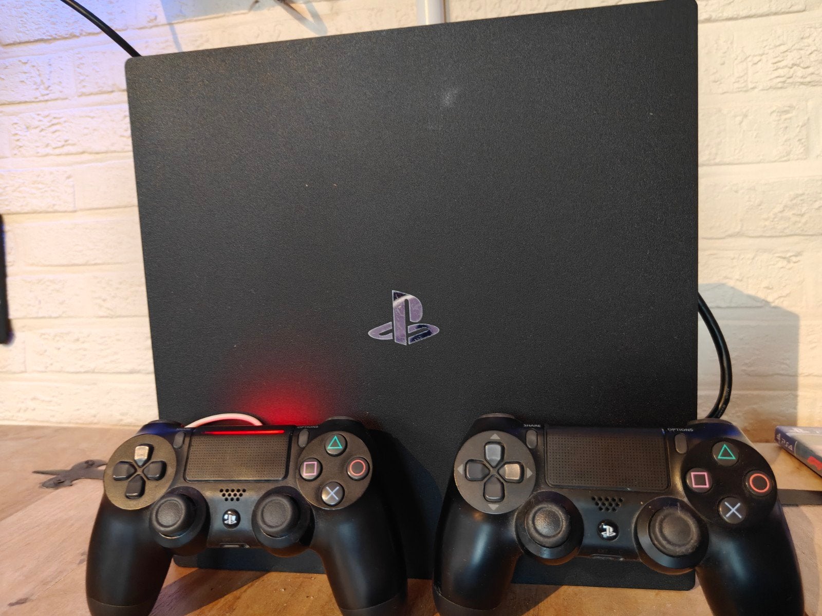 Ps4 pro met 2 controllers + games, Games en Spelcomputers, Spelcomputers | Sony PlayStation 4, Gebruikt, Pro, 1 TB, Met 2 controllers